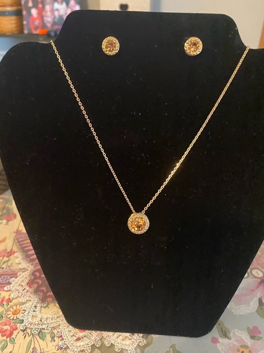 Vintage Avon Good Fortune Necklace and Earring Gift Set Champagne (joy)